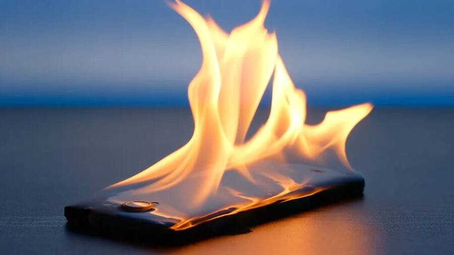 Smartphone Heating Problems: गर्मियों में आपका फोन भी हो जाता है गर्म? काम आएंगी ये 5 टिप्स Phones