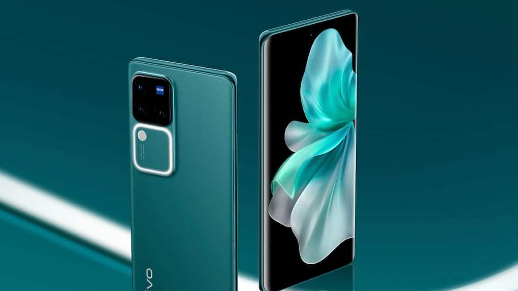 Vivo V30 5G - Rs 30,999