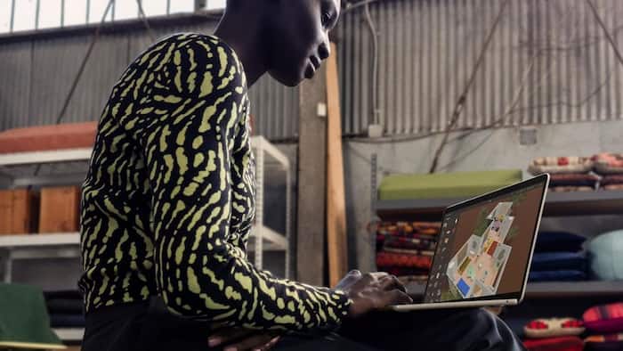 Amazon is offering MacBook models at discounted prices.