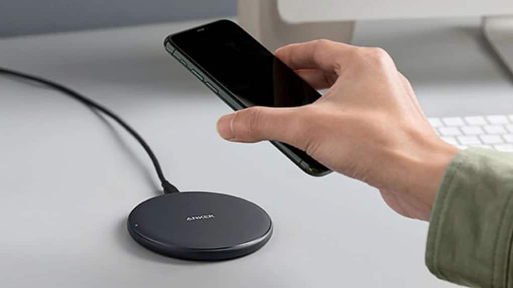 Smartphones with wireless charging are selling at a discount on Amazon.