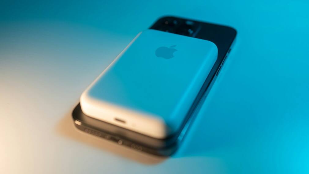 Amazon deals: Best Power Banks with wireless charging for iPhone & Pixel
