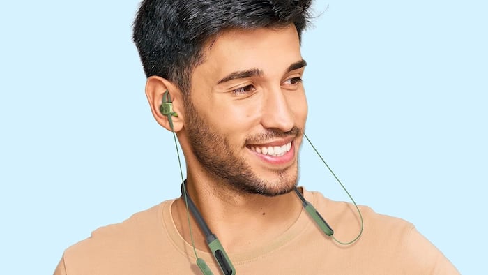 Amazon Basics in-Ear Wireless Neckband