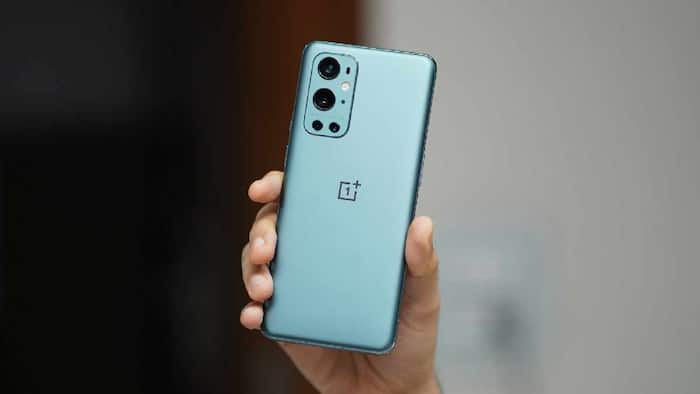 Android phone (Unsplash)
