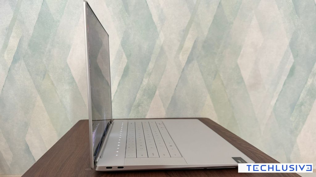 Dell XPS 16 side