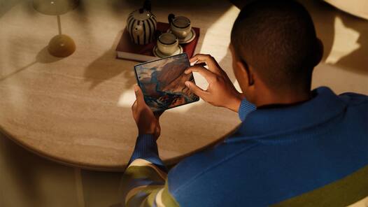 Amazon: बंपर डिस्काउंट पर मिल रहे फोल्डेबल फोन, हाथ से न निकलने दें गजब डील