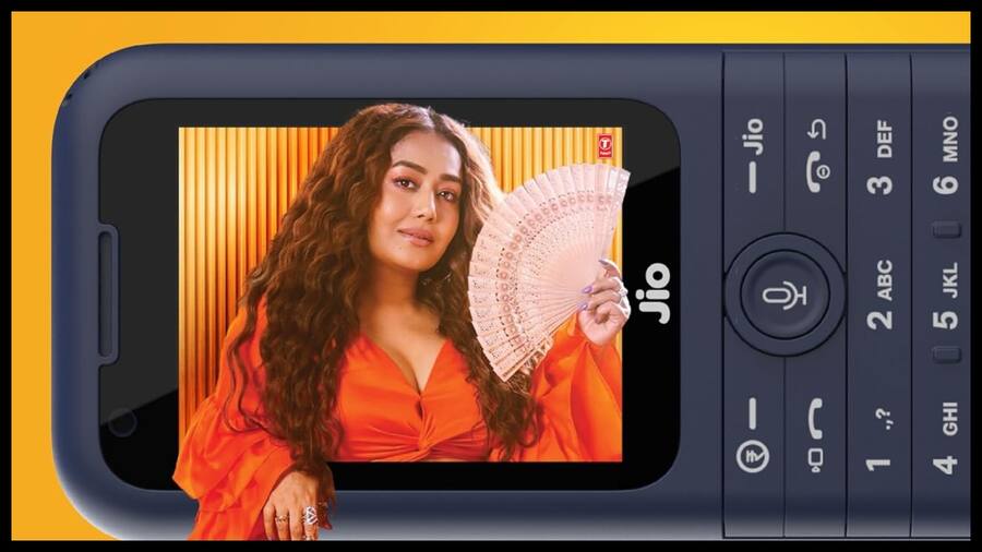 Amazon Deals on 4G Phones: Jio के सबसे सस्ते 4G फीचर फोन, कीमत 999 रुपये से शुरू Jio (83)