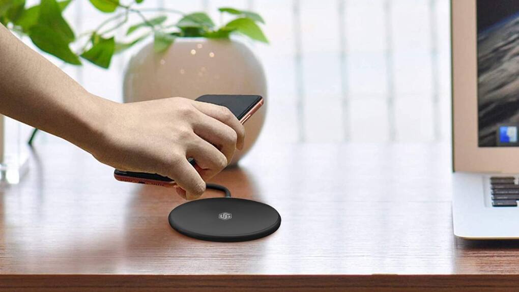 Amazon is offering wireless chargers at discounted prices.