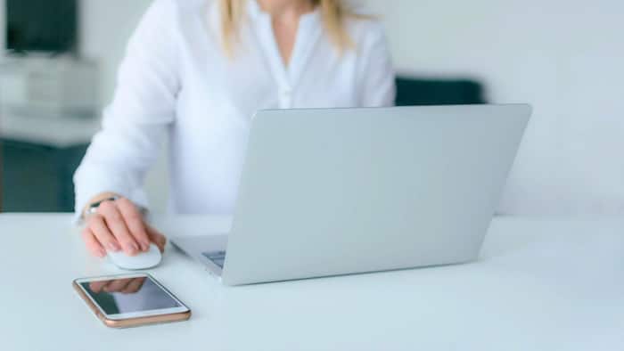 Sharing files between your Android phone and PC is easy.