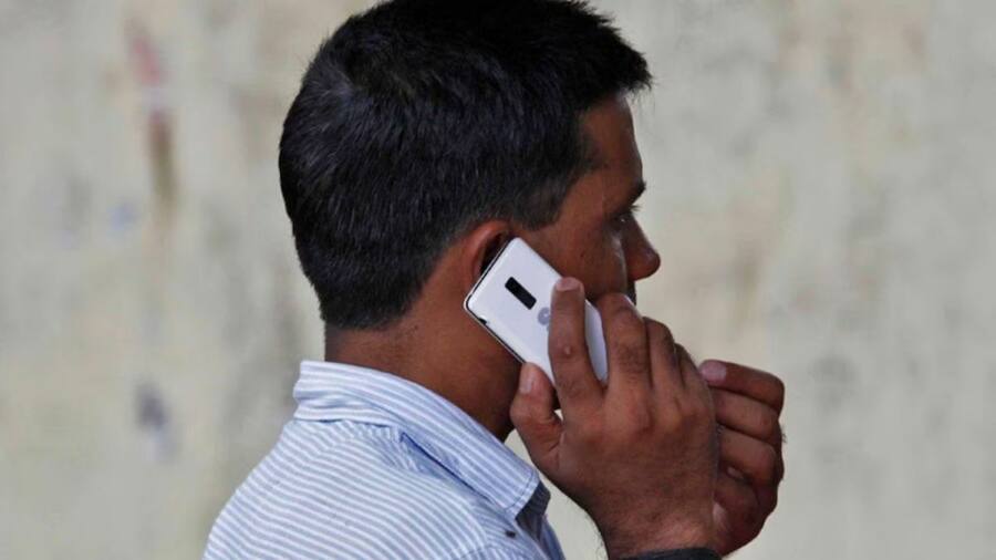 How to stop annoying callers from disturbing your sleep Calls from strangers can be annoying, but no more.