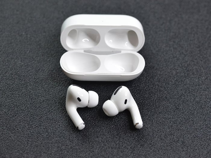 AirPods 4