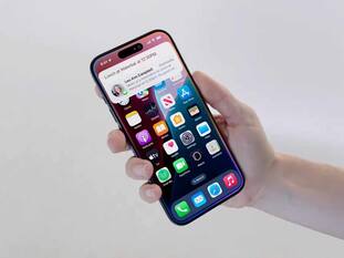 Tim Cook Drops A Hint: Apple’s Next Big AI Move Could Change How Siri Works