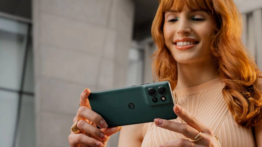 Motorola Edge 50 फोन की पहली सेल आज, जानिए कीमत और ऑफर्स Motorola Edge 50