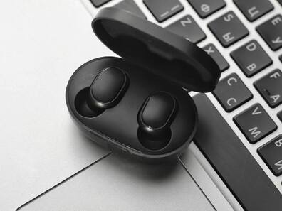 Best Earbuds Under 10000: Check Out Features, Battery, and Price