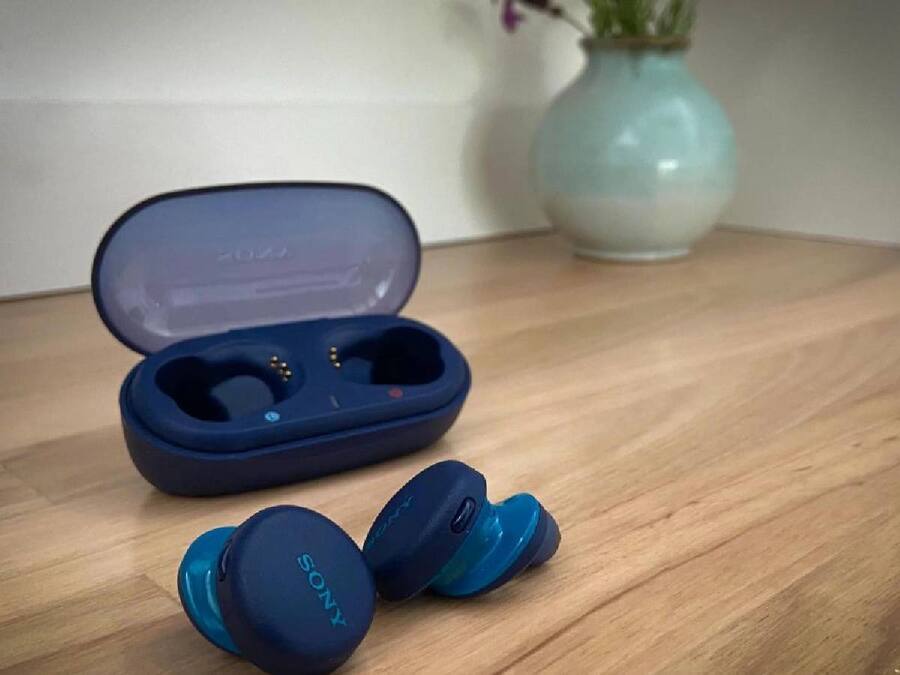wireless earbuds