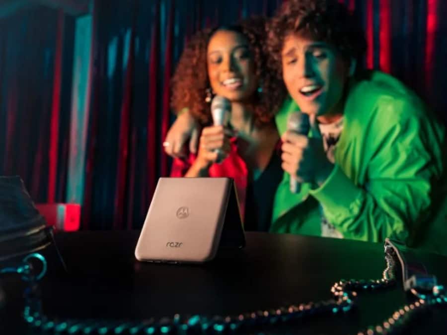 Motorla Razr 50 Neww (6)