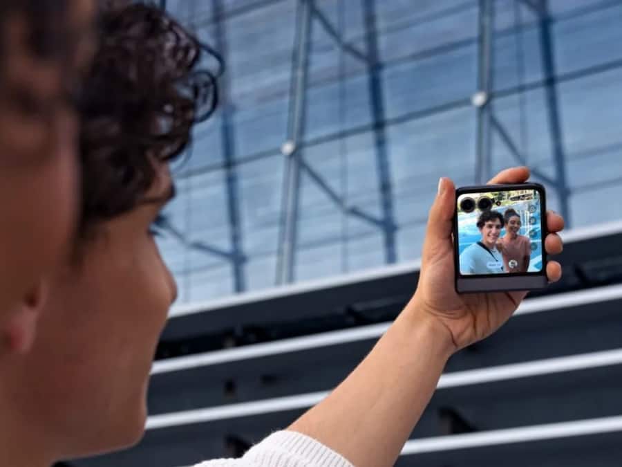 Motorla Razr 50 Neww (8)