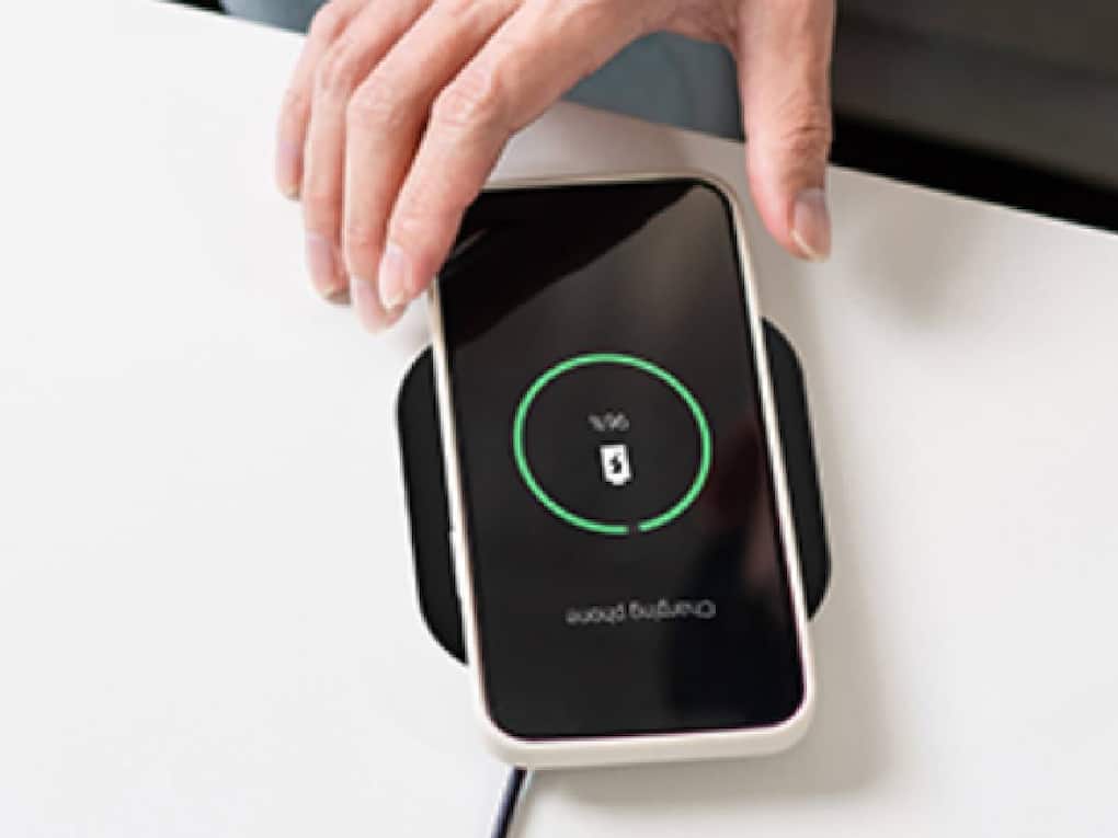 RAEGR MagFix Arc M500 15W Mag-Safe Compatible Wireless Charger