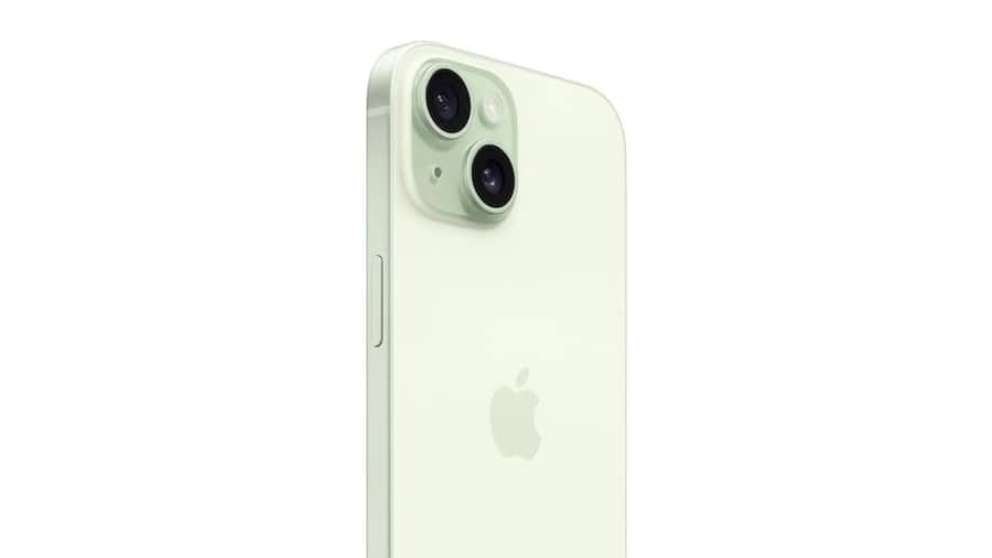 iPhone 15 Selfie Camera