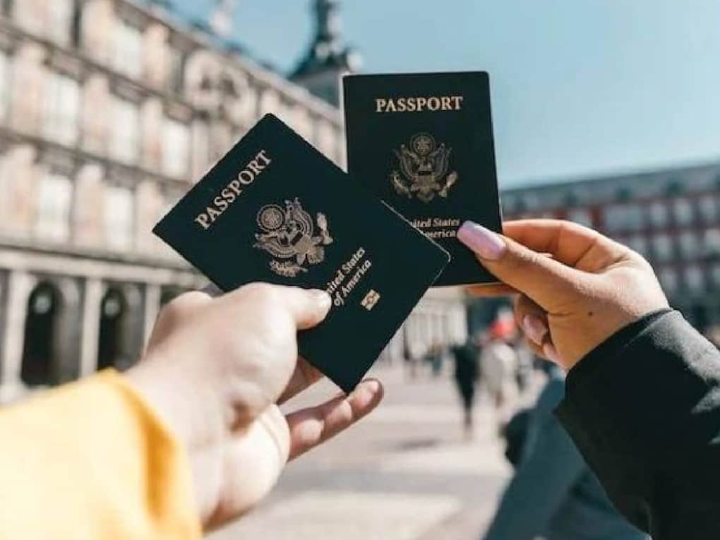PASSPORT LOOSE