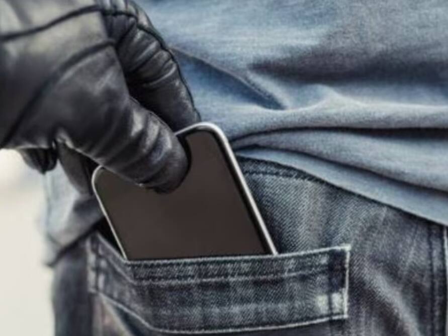 फोन चोरी होते ही हो जाएगा Lock, बस फोन में ये सेटिंग कर लें ऑन