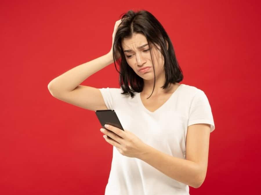 पावर बटन हुआ खराब, तो नहीं खोल पाएंगे फोन, ये जुगाड़ आएगा काम Tips