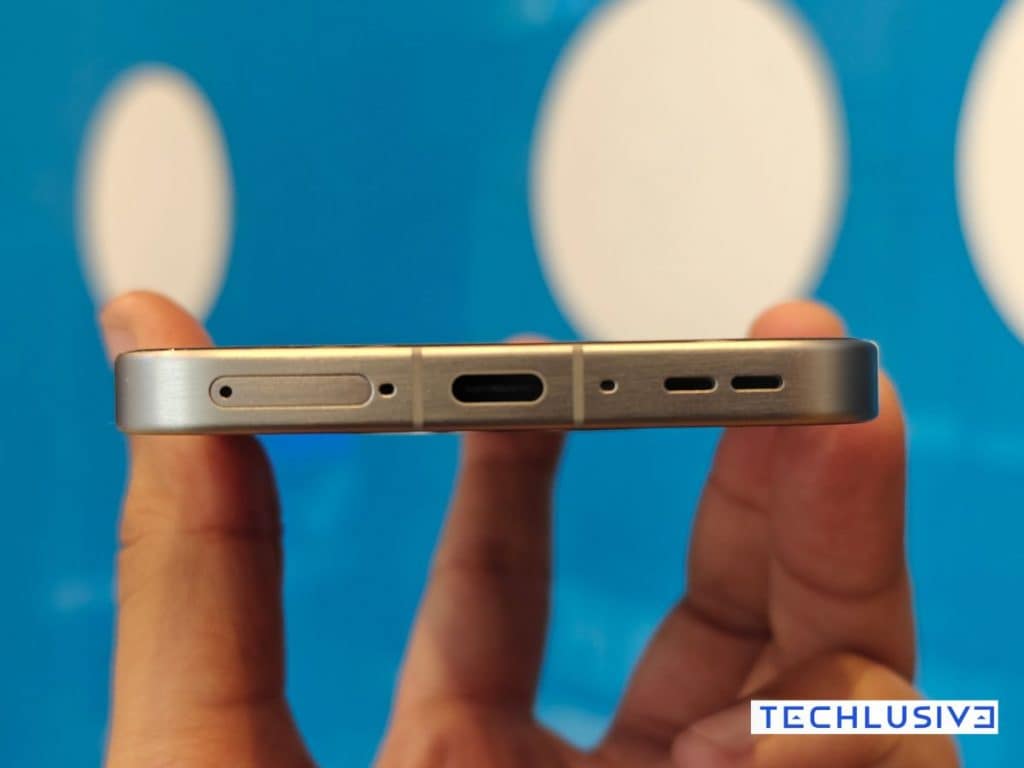 OPPO Find X8 bottom
