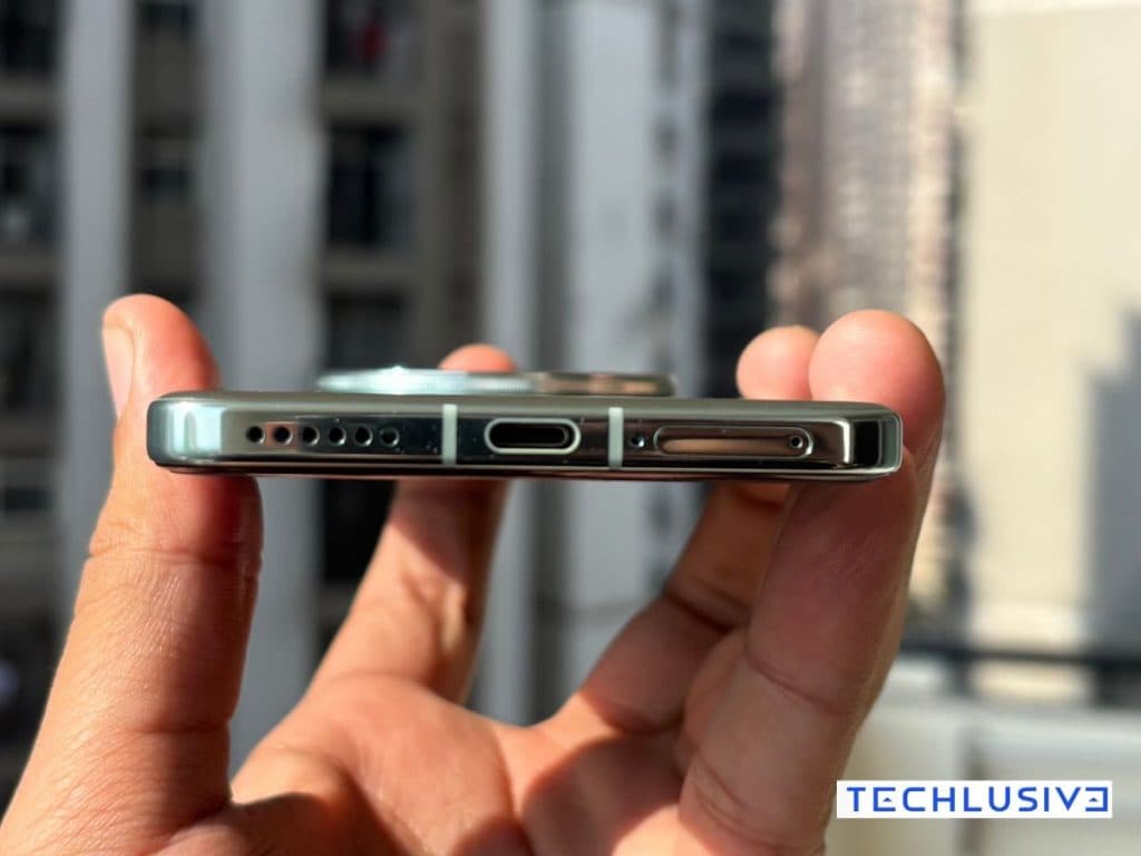 Vivo X200 USB port