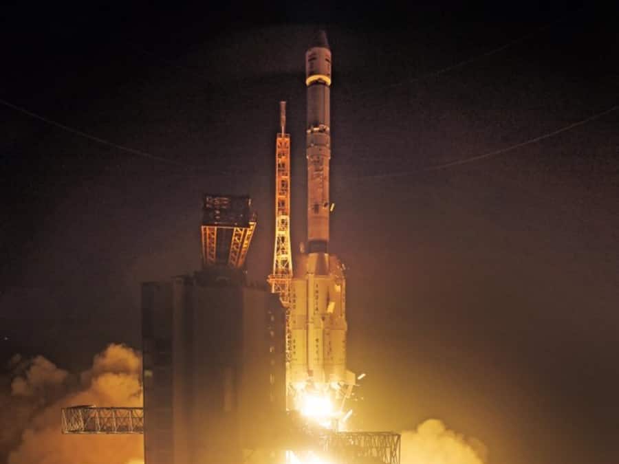 ISRO का बड़ा कारनामा, GSLV-F15 के साथ NVS-02 नेविगेशन सैटेलाइट की लॉन्च ISRO