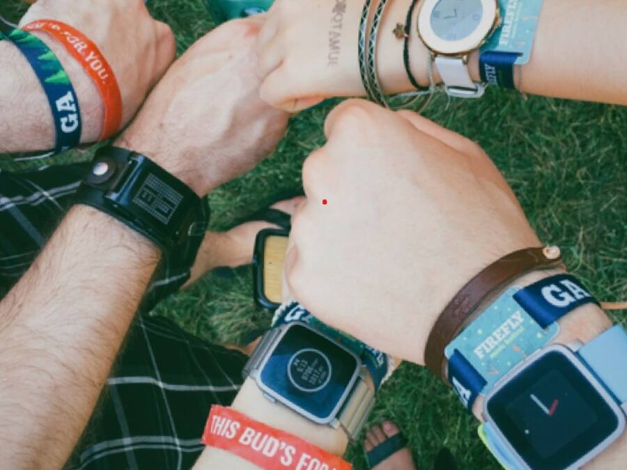 Pebble Smartwatch is Returning but With an Unexpected Love From Google New Project (23)