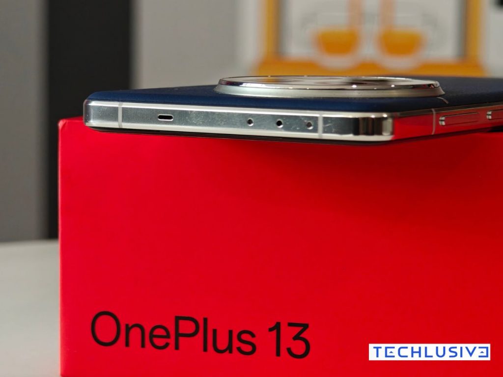 OnePlus 13 top