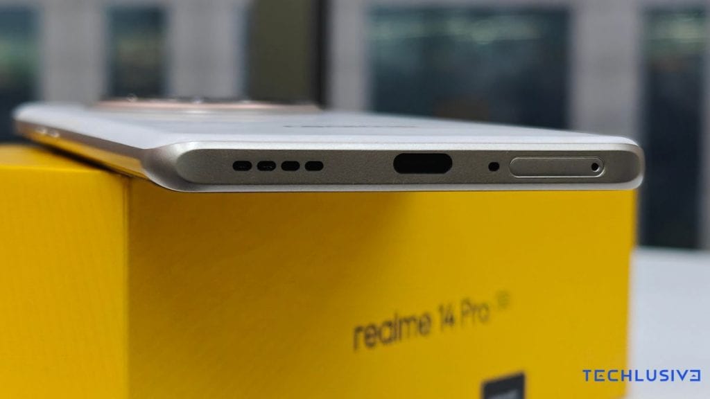 Realme 14 Pro USB port