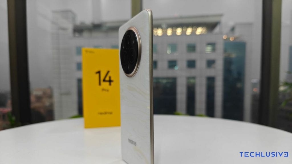 Realme 14 Pro left side