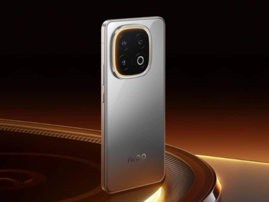 iQOO 15 दमदार फीचर के साथ इस साल ग्लोबल बाजार में लेगा एंट्री, मिलेगी Samsung को टक्कर iQOO 13 (2)