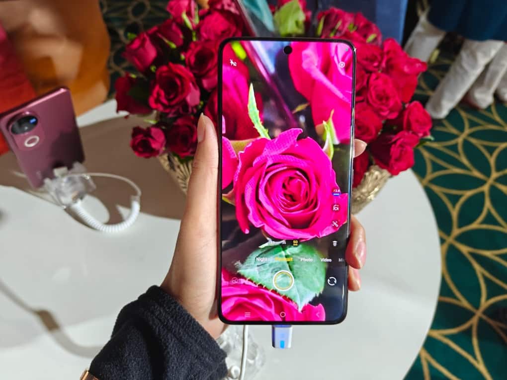 Vivo V50 (1)