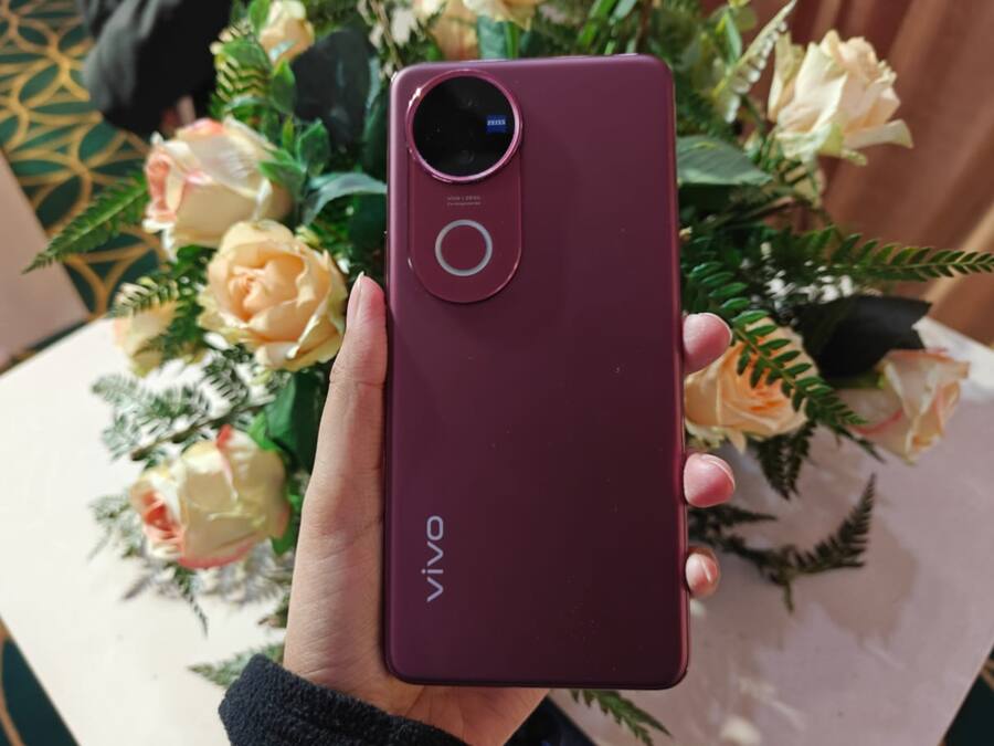 Vivo V50e फोन अप्रैल में भारत में होगा लॉन्च! कीमत और स्पेसिफिकेशन लीक Vivo-V50-7