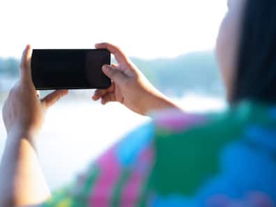 Smartphone Camera Tips: फोन से फोटो क्लिक करते वक्त याद रखें 5 बातें, नहीं तो खराब हो जाएगी तस्वीर