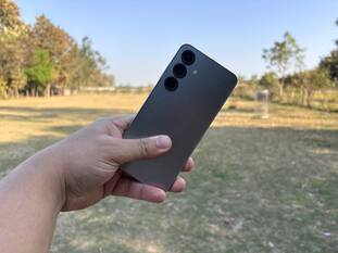 Samsung Galaxy S25 Review: प्रीमियम डिजाइन और परफॉर्मेंस का है जबरदस्त कॉम्बो, हर जरूरत को करेगा पूरा