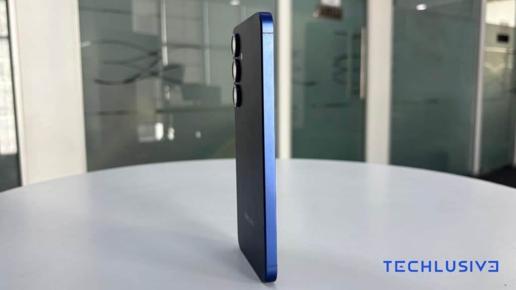 Samsung S25 Plus side
