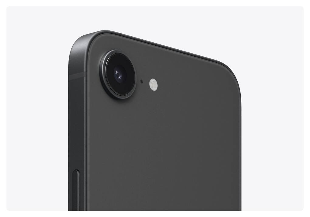 iPhone 16e (7)