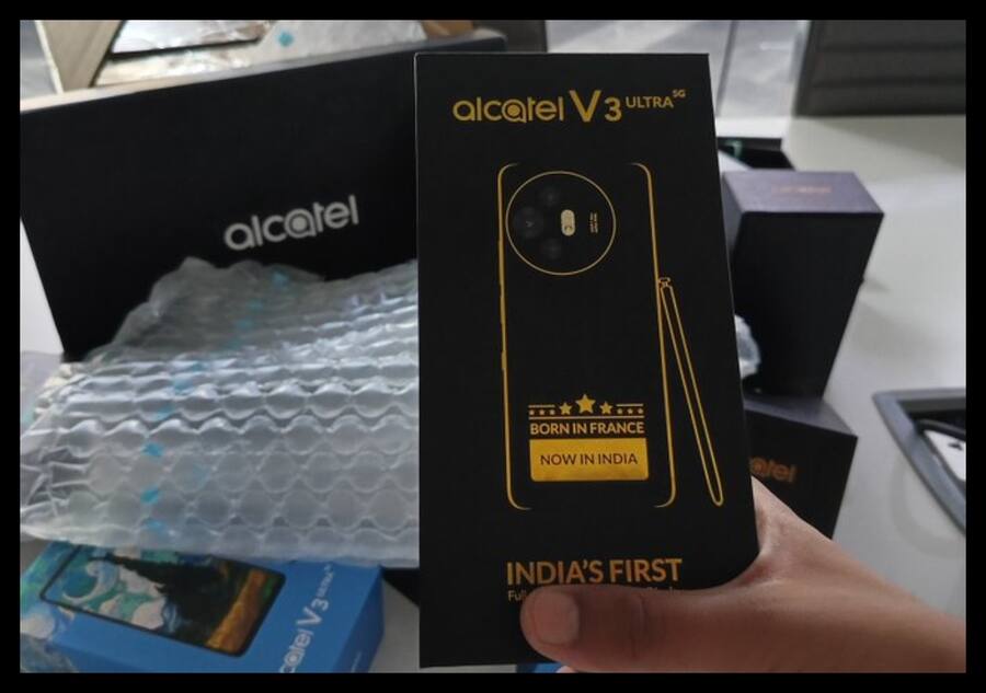 Alcatel V3 Ultra फोन Stylus सपोर्ट के साथ होगा लॉन्च! रिटेल बॉक्स में दिखी फोन की झलक Alcatel