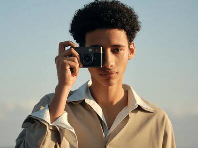 Fujifilm X half is here: A Compact Digital Camera built for Social Media with a Retro Look