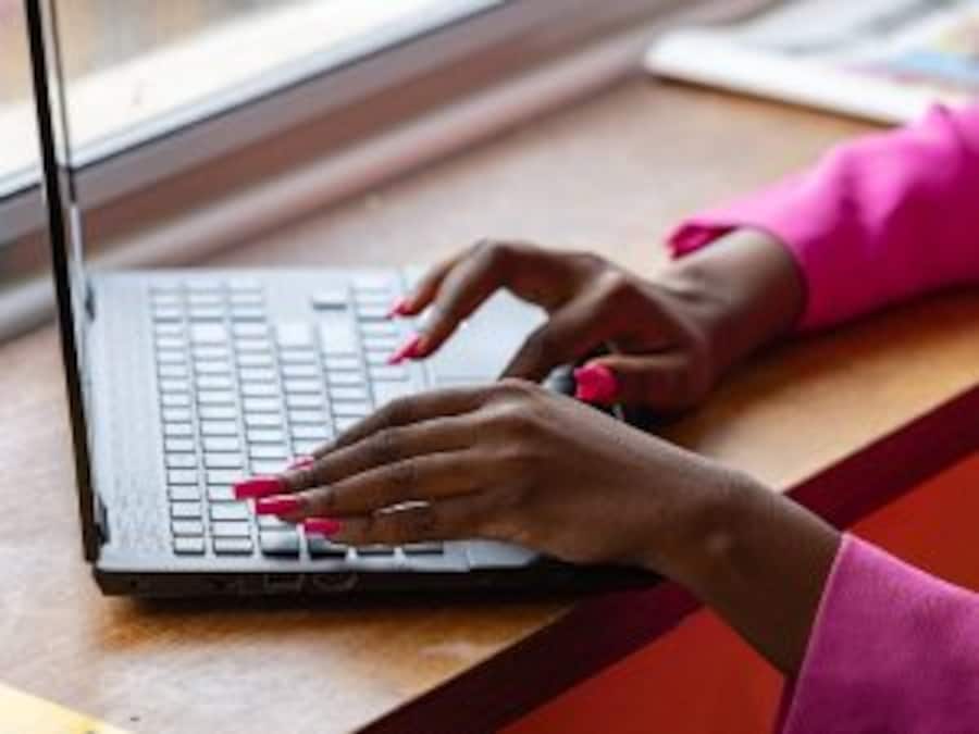 HP-Laptop-255-G9-2024-300x225