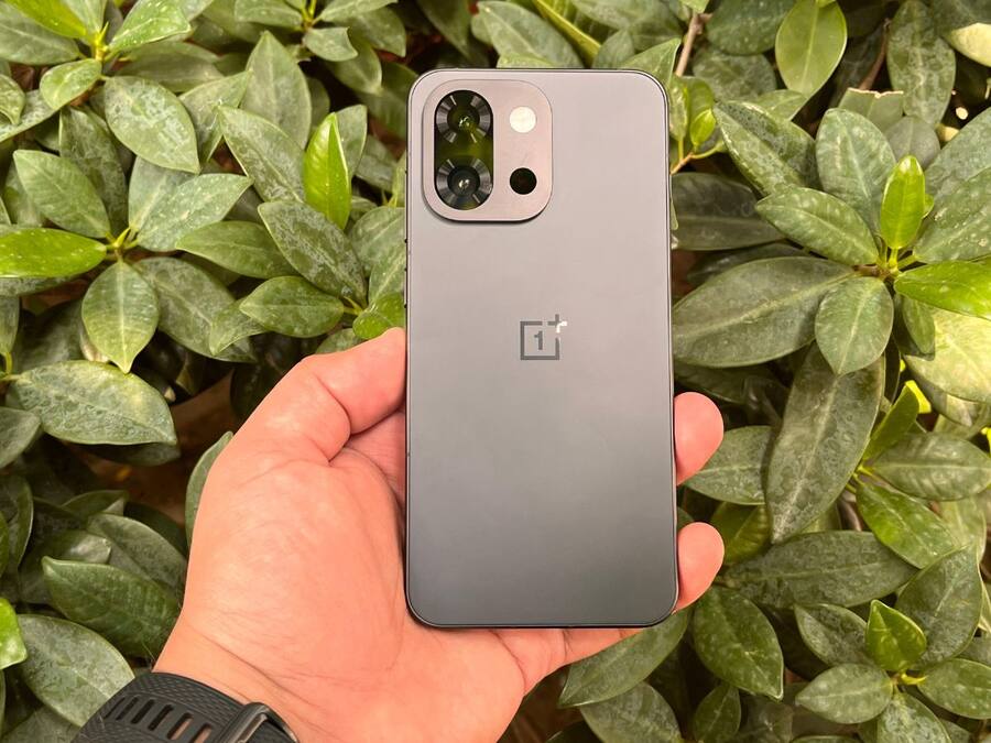 OnePlus 13s की भारत में पहली सेल आज, किफायती ईएमआई के साथ मिलेगा भारी डिस्काउंट Oneplus 13s (3)