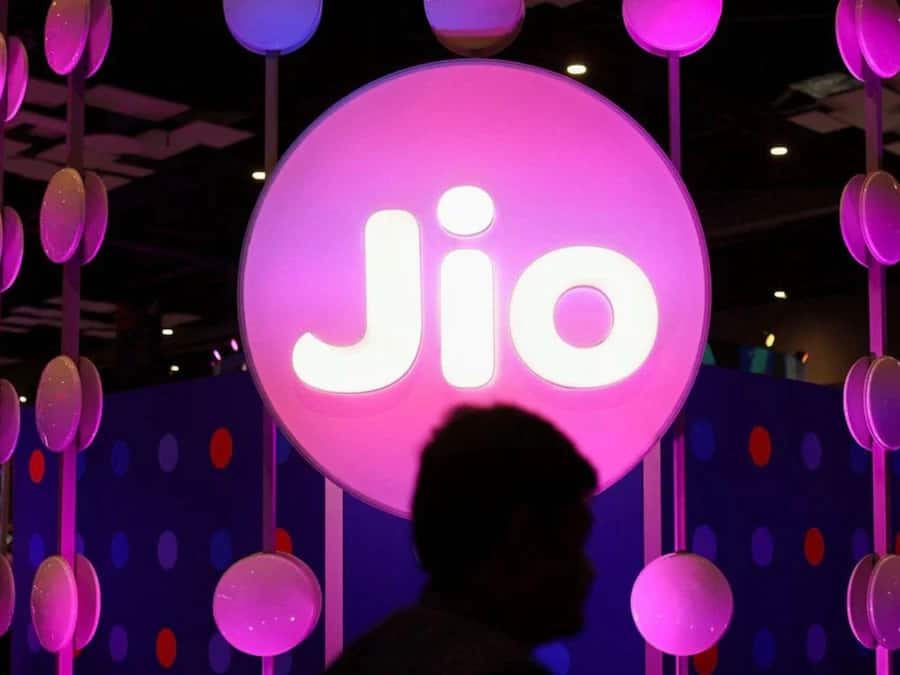 Jio के बेस्ट फाइबर प्लान, सस्ते में मिलेगा हाई-स्पीड अनलिमिटेड डेटा और फ्री OTT का मजा jio (11)