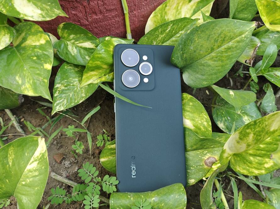 7000mAh बैटरी, 12GB RAM और 50MP सेल्फी कैमरा के साथ Realme 15 Pro भारत में लॉन्च, मिलेंगे ये तगड़े फीचर्स