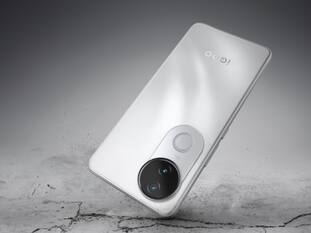 50MP कैमरा और 5700mAh बैटरी के साथ आया iQOO Z10R, यहां देखिए स्मार्टफोन की पहली झलक