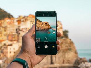 7 Best Phones Under Rs 25,000 For Camera Enthusiasts To Capture Perfect Shot