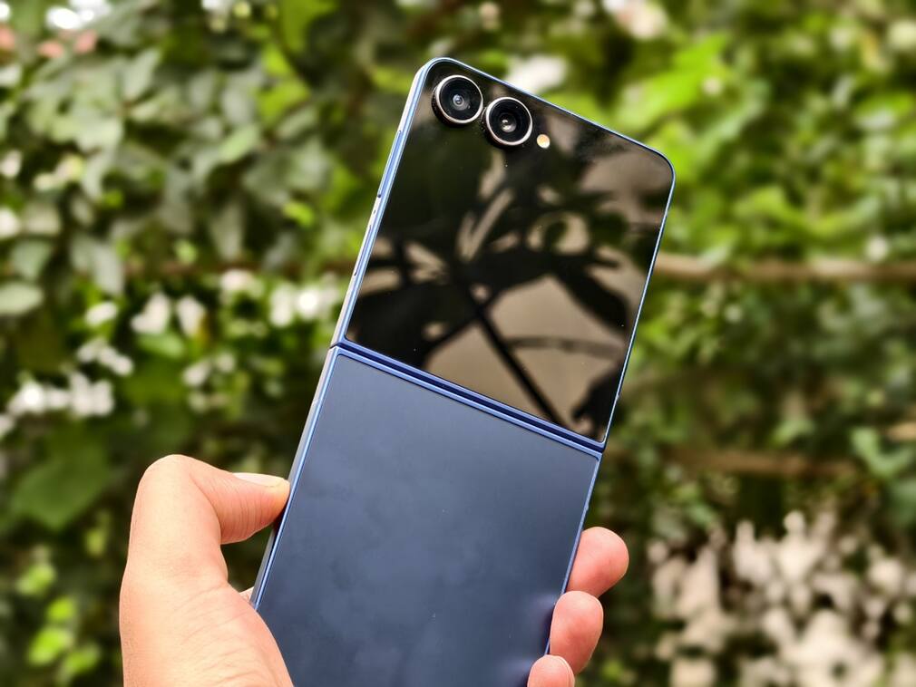 Samsung Galaxy Z Flip 7 Review: Fashion Statement or a Practical FLIP?