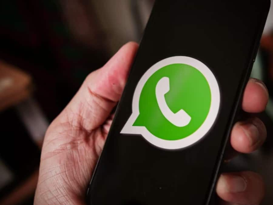 iPhone यूजर्स के लिए खुशखबरी, WhatsApp में आएगा iOS 26 वाला Liquid Glass इंटरफेस WhatsApp