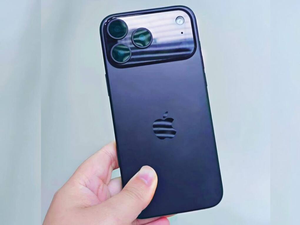 iPhone 17 Pro Apple Hub